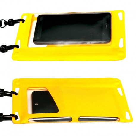 The case has no plastic barette as on traditional phone cases.