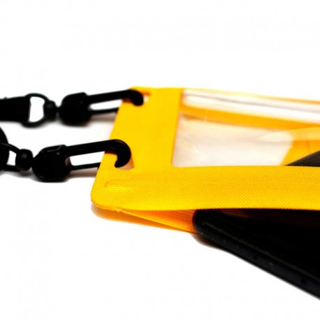 The hPa Phonepack waterproof case is extra flat